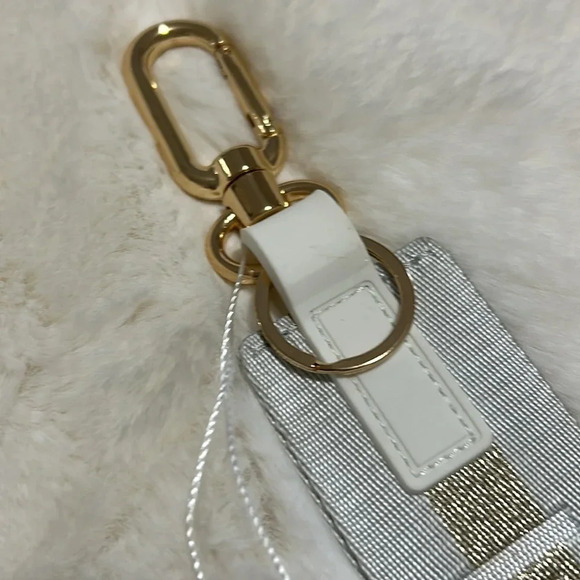 Lululemon Never Lost Key Chain - Picture 5 of 5